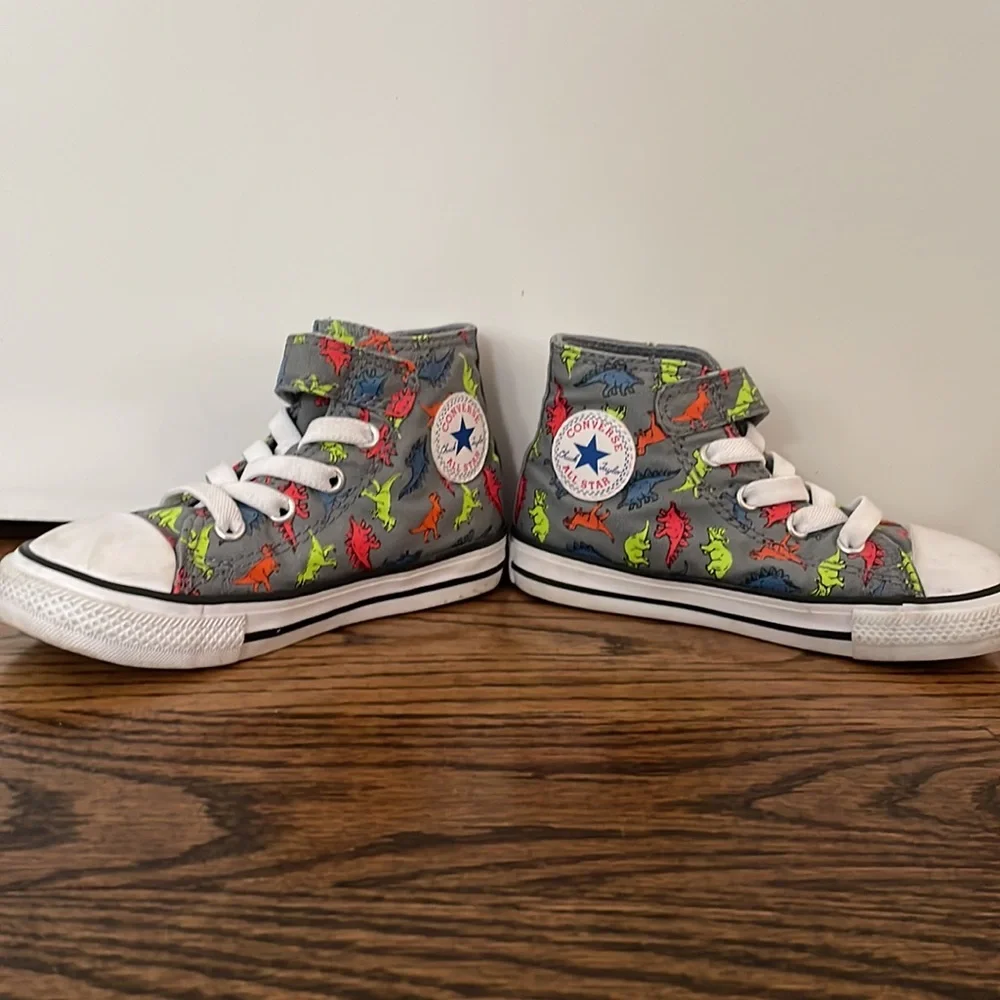 Converse Dinoverse Dinosaur Chuck Taylor toddler size 8